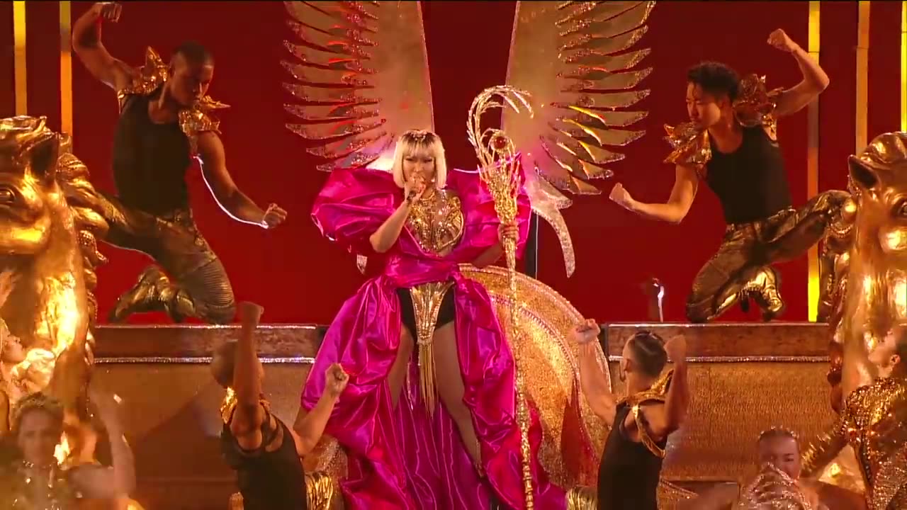 Nicki Minaj Performs “Majesty,” “Barbie Dreams,” “Ganja Burn,” “FeFe” | MTV VMAs | Live Performance