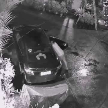 Angry off-duty policeman kills his girlfriend and her lover.