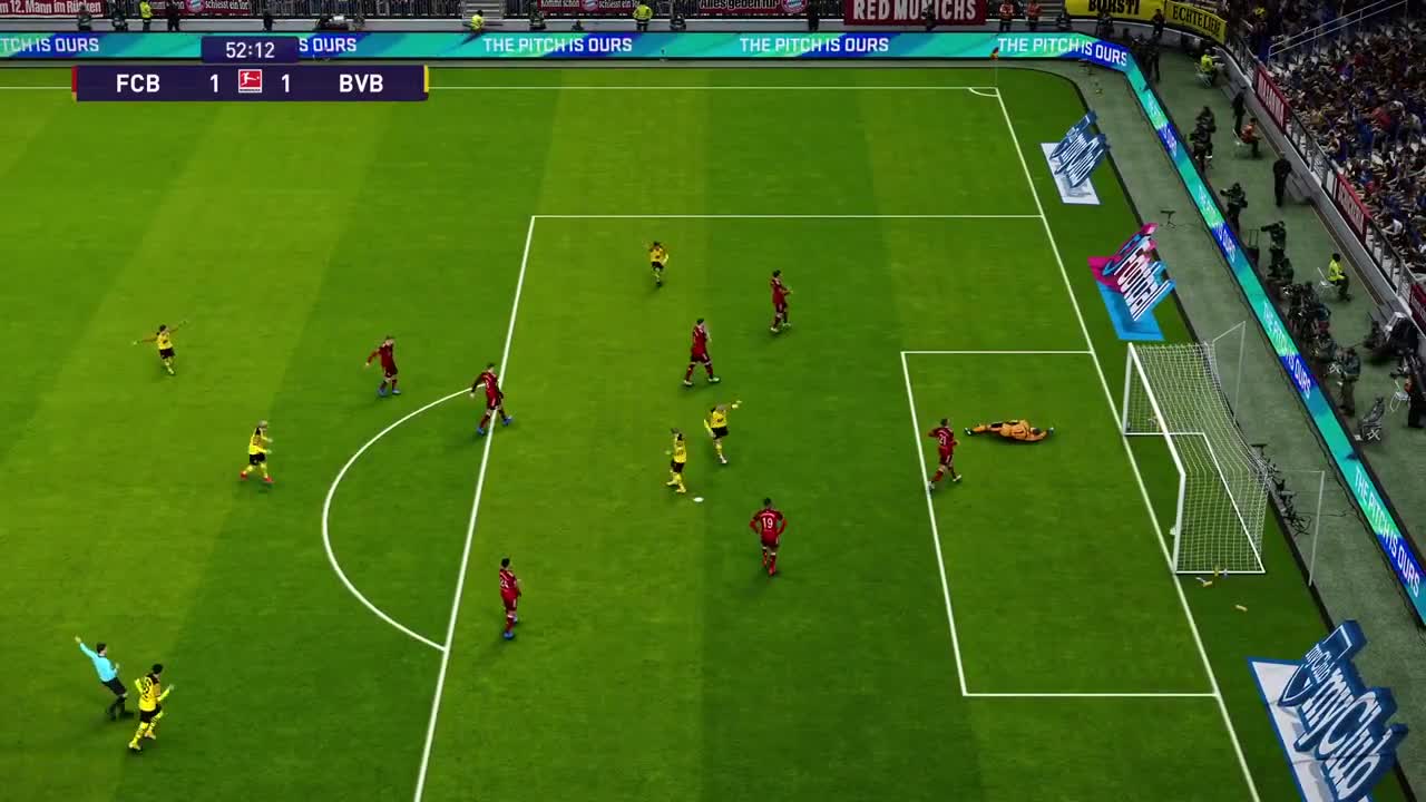 FC BAYERN MUNCHEN VS BORUSSIA DORTMUND at Estadio Del Nuevo Triunfo PES 2021