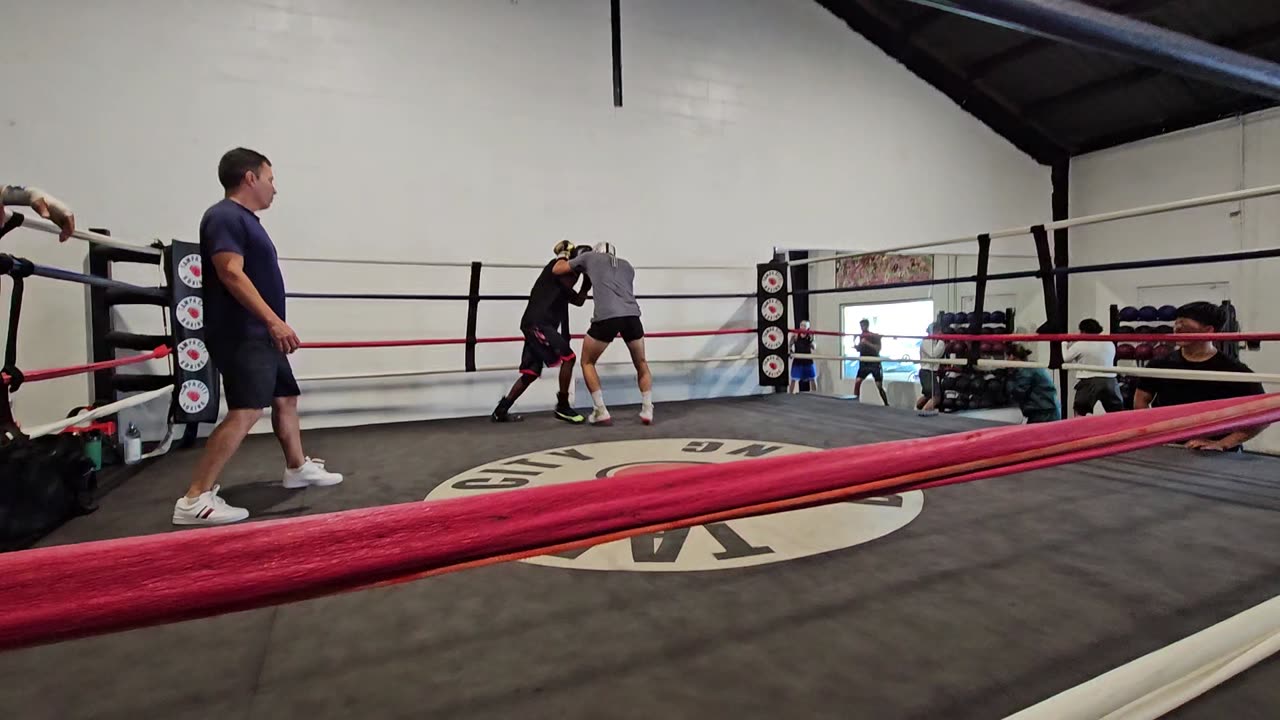 Nick vs Kenzel sparring rnd 1, 05/04/2024