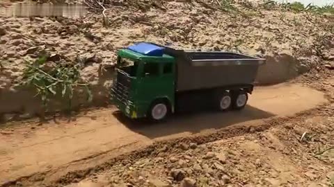 Construction vehicle excavator toys that children like