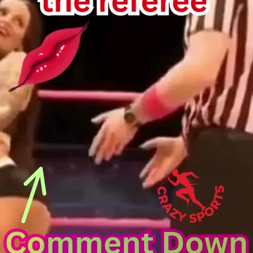 The female wrestler attracted the referee 🤯🔥