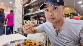 FIRST TIME Eating in Little India Brickfields Kuala Lumpur Malaysia!🇲🇾