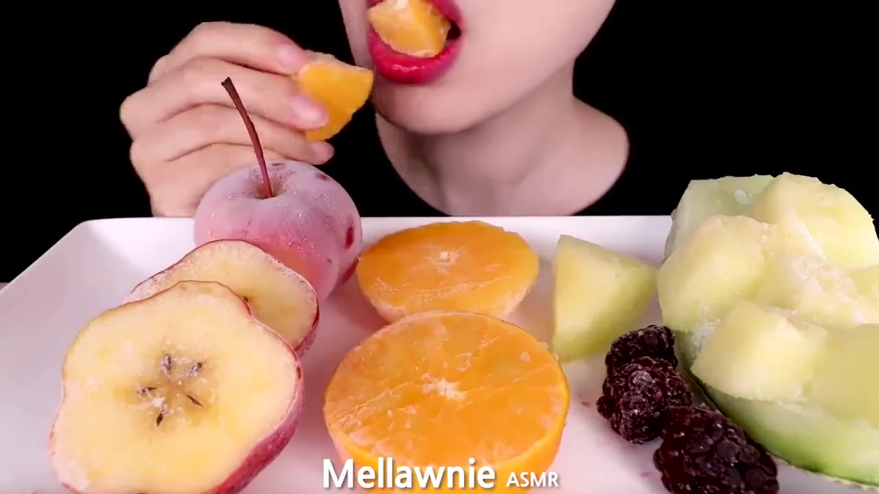 ASMR MUKBANG｜FROZEN FRUITS 얼린과일 STRAWBERRY, TANGERINE, APPLE, MELON, BLACKBERRY EATING SOUNDS 디저트먹방