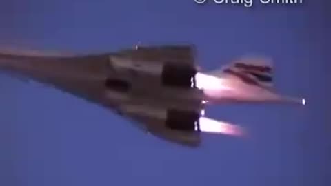 Stunning footage of a Concorde taking off with afterburners.