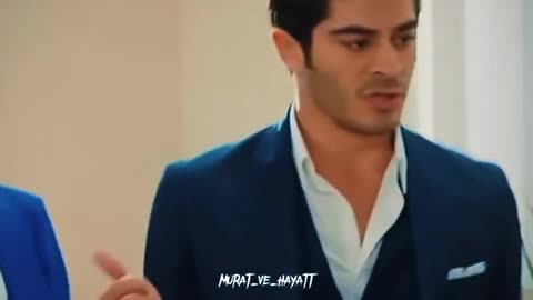 iconic walk #burakdeniz #asklaftananlamaz #youtuveshorts #murathayat #love #pyarlafzonmeinkahan