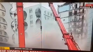 Building collapses on Live TV following earthquake in Turkey