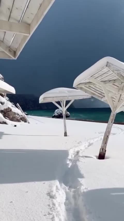 Different white sand 😂😂