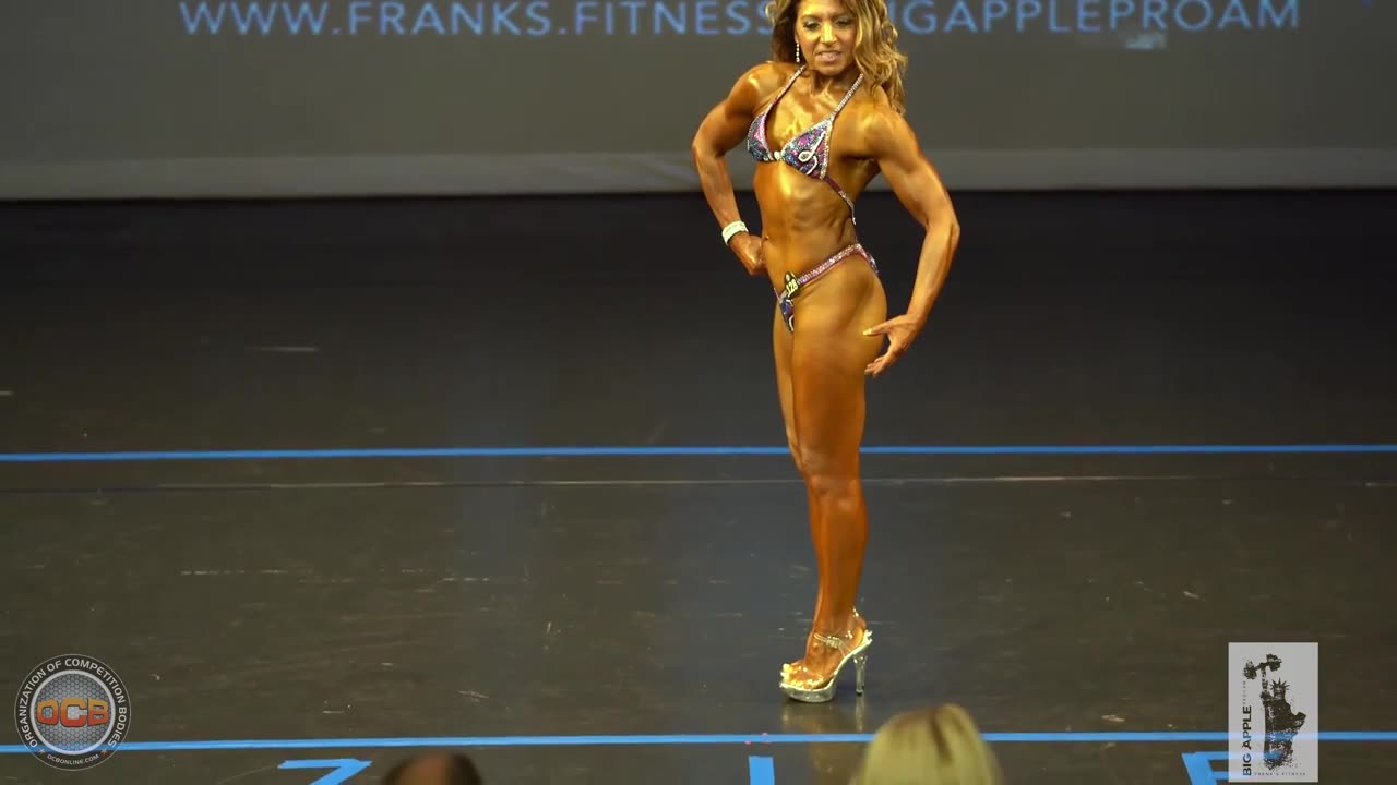 Big Apple Pro:AM Women's Figure 40+ 50+