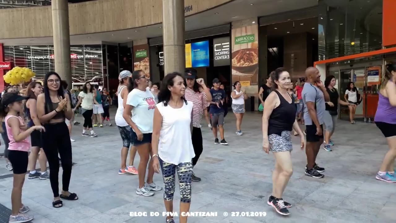 DANÇANDO NA AVENIDA PAULISTA - SP - BRASIL 27_01_2019