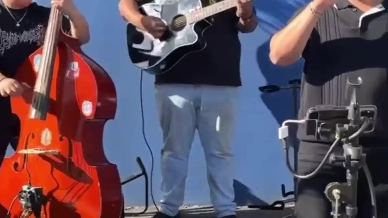 ONLY IN CALIFORNIA🐻