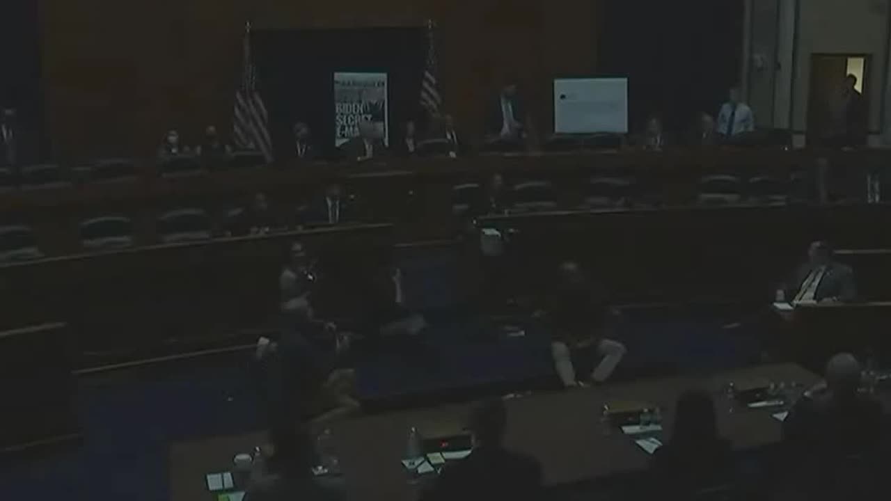 Lights go out during Twitter hearing in DC. "Sounds like the Green New Deal to me!"