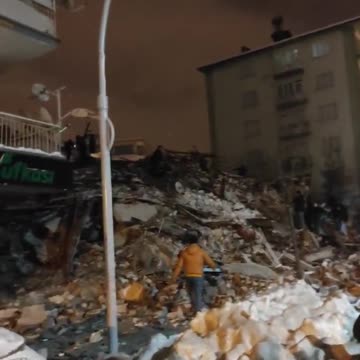 BREAKING! Powerful 7.8 magnitude earthquake strikes southern Turkey