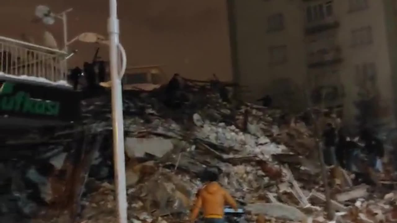 BREAKING! Powerful 7.8 magnitude earthquake strikes southern Turkey