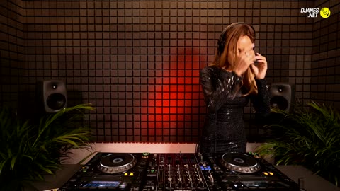 muzik song Jessica Harris Barcelona 22 Techno & House Mix