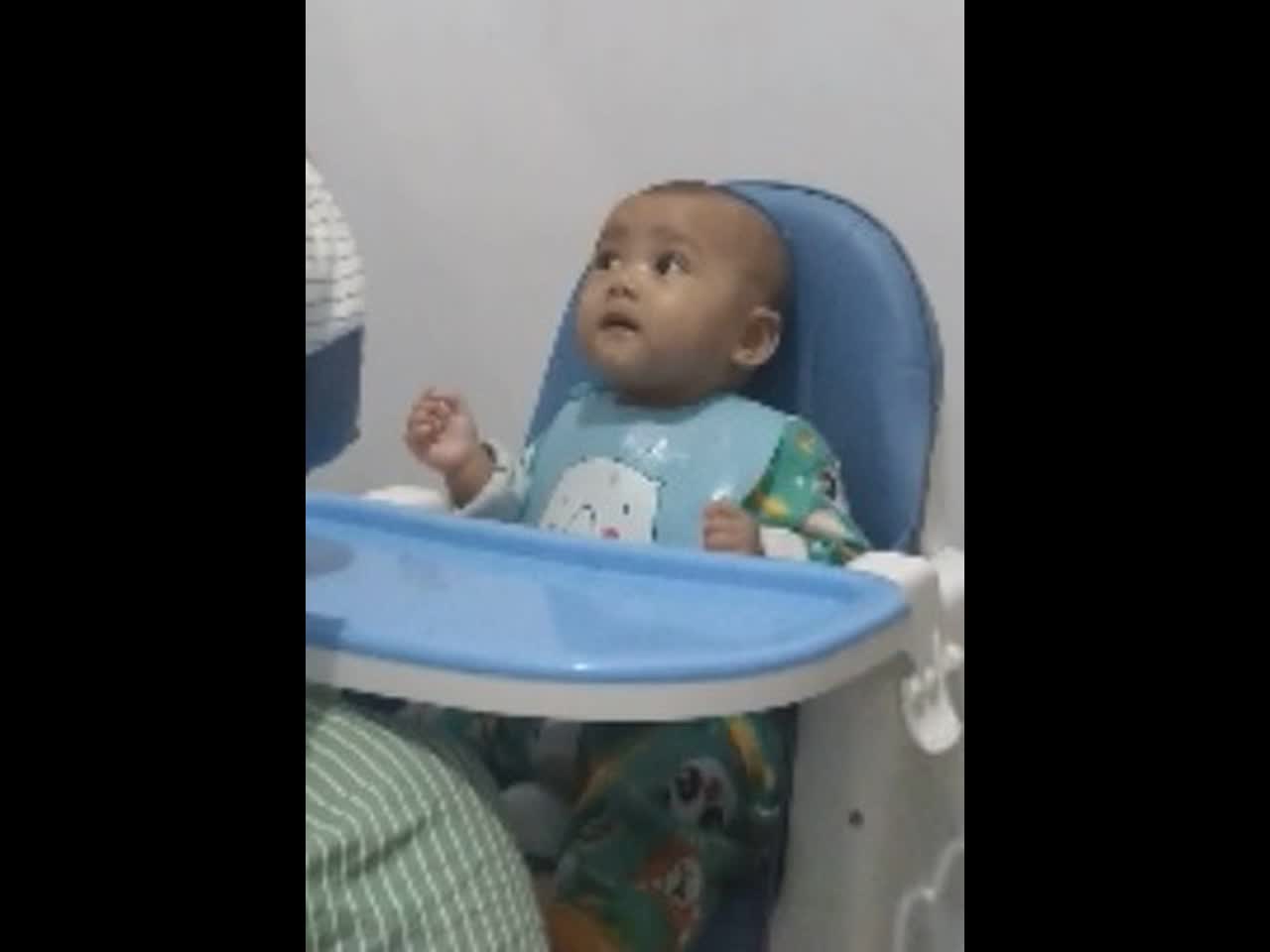 Naufal's funny moment while eating is being fed by his mother