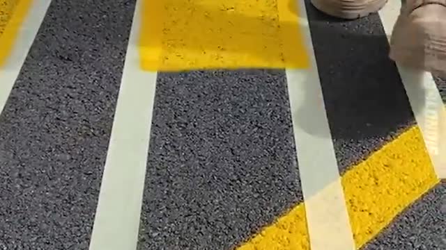 How Road Signs Are Painted 😍