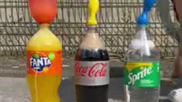 Coca_Cola_Fanta_Sprite_und_Mentos_Experiment