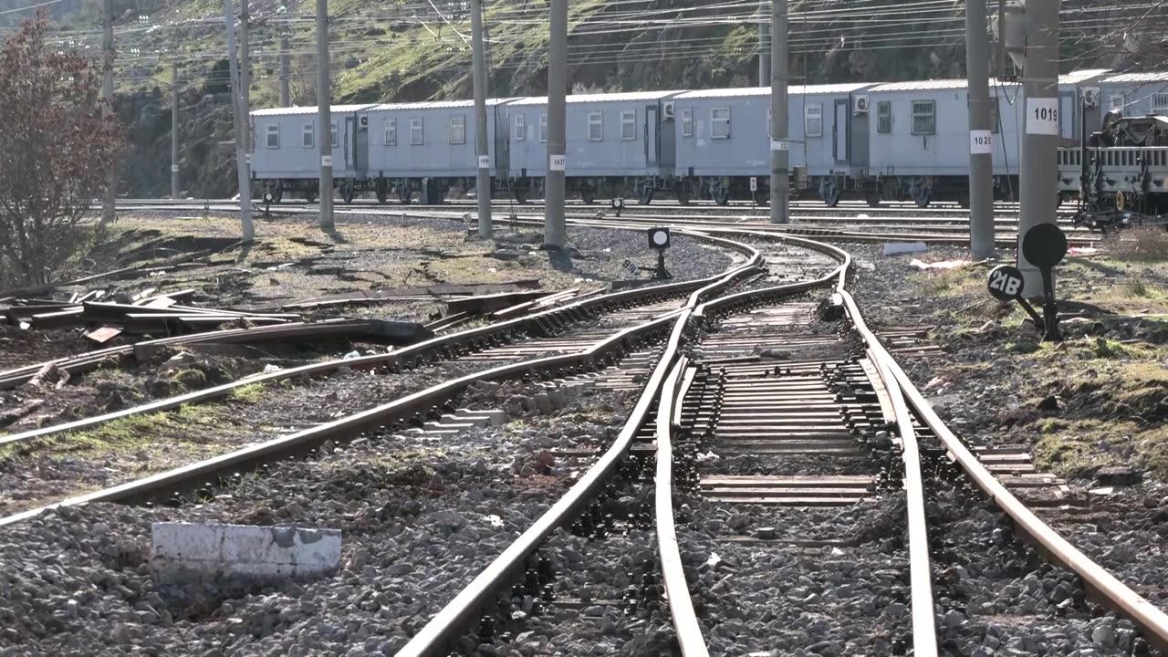 Turkey train righted after being derailed by quake