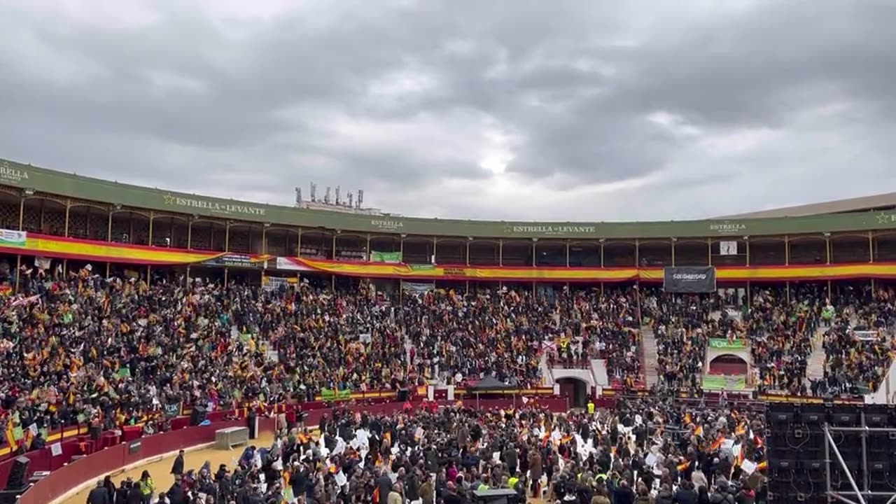 VOX revienta la plaza de toros de Murcia: «Vamos a llegar a la Moncloa» y Ayuntamientos