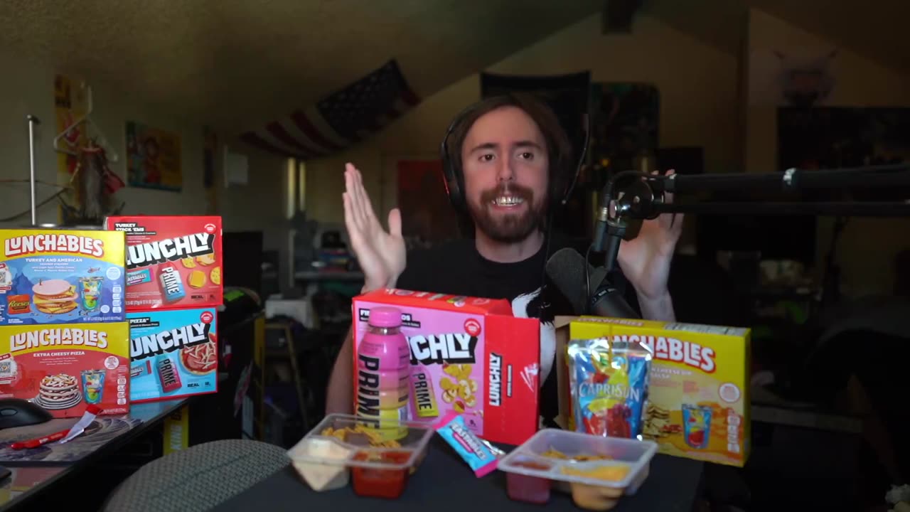 Asmongold did a Review of Lunchly vs Lunchables and Said They are Pretty Much the Same Thing