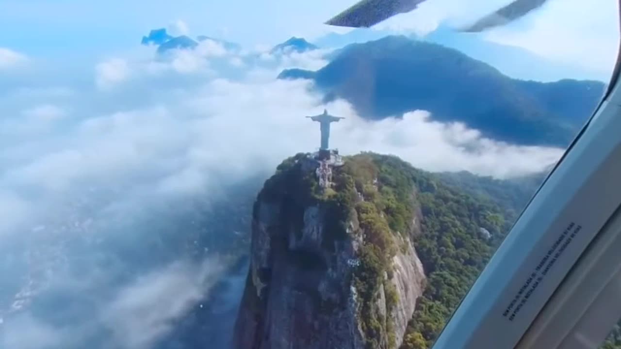 360' Aerial View of Christ The Redeemer Helicopter Ride