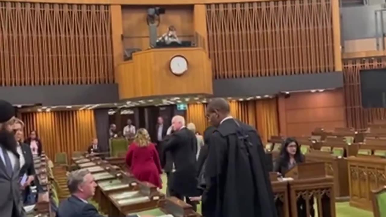 Crazy NDP Karen's storm towards the Conservative bench and start shouting