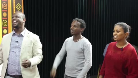 ሲገላምጧቸው ...