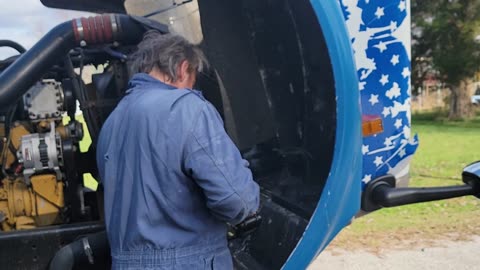 PUTTING ON THE NEW FREIGHTLINER SPOT MIRRORS