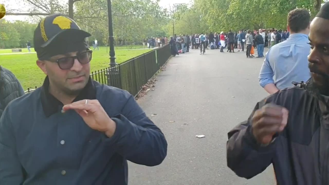 P2. MO DEEN WANTS TO DEBATE SULEIMAN SUNNI VISITOR 🤣 #SPEAKERSCORNER #SHAKE1 #MODEEN #SULEIMAN