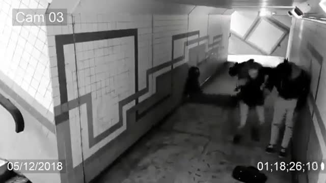 ΤΟΥΣ ΙΣΟΠΕΔΩΣΕ