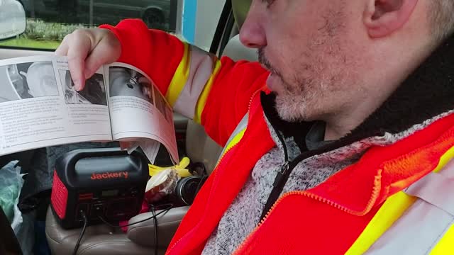 Discussing signal swtich and weird noise at the back of the van