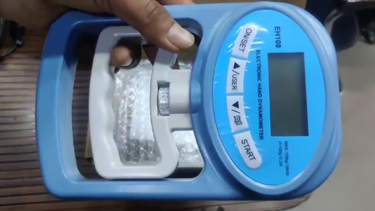 Hand Grip Test Dynamometer Digital EH-108 Model 120 Kg Capacity Both Battery n USB Charging