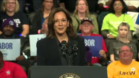 Kamala’s teleprompter malfunctions & it goes exactly how you think.. 🤡