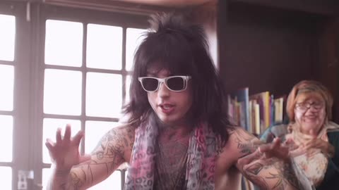 Falling In Reverse - I'm Not A Vampire