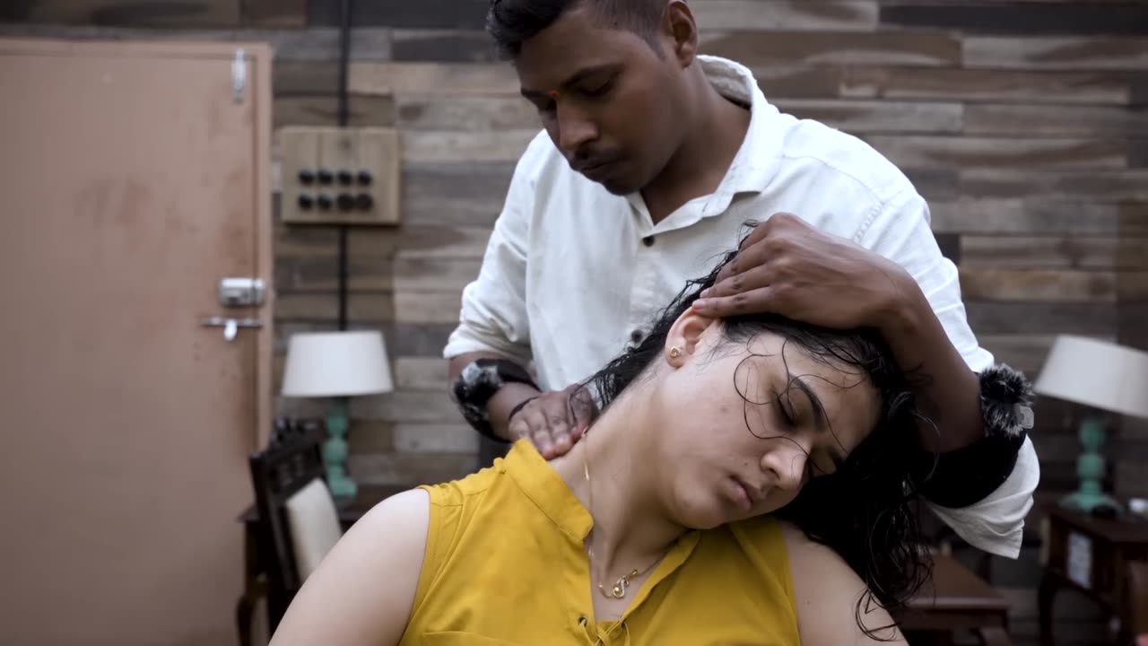 Extreme Head and Shoulder Cracking Massage by Vikram _ Indian Massage