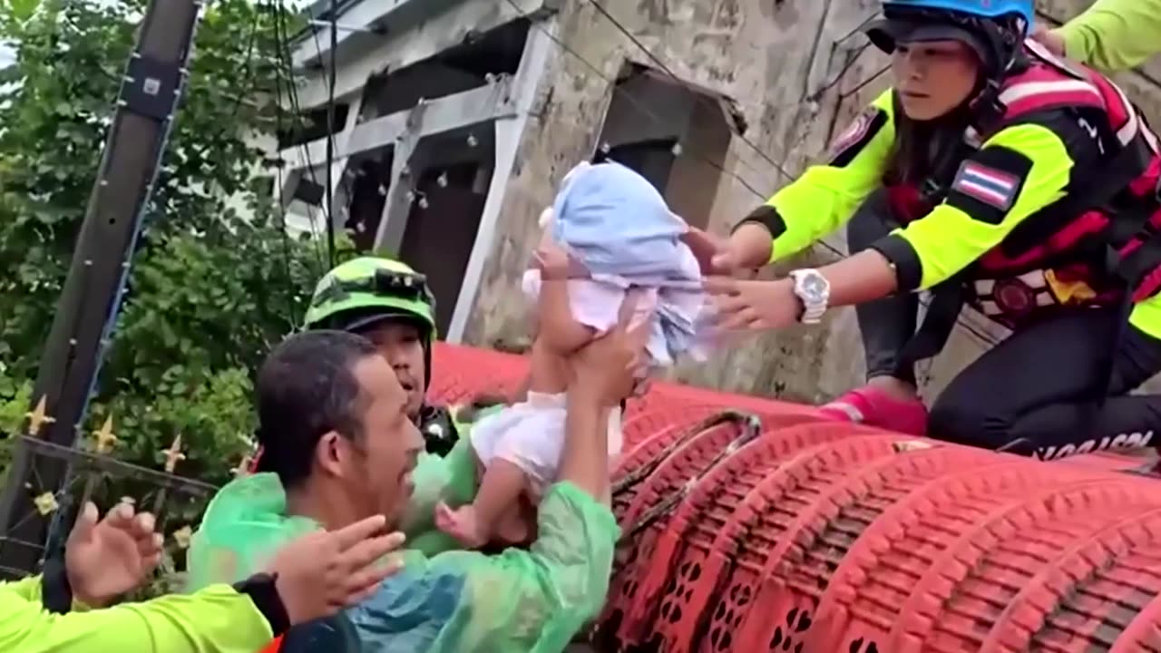 Severe floods in Thailand force evacuations as death toll rises