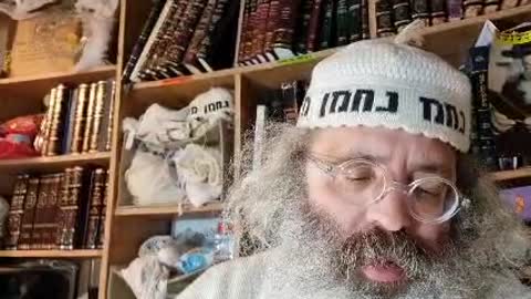 מי גרם לה לעבירה יין וקאמר כל הרואה סוטה בקלקולה יזיר עצמו מן היין - שיר נ נח מסכת נזיר דף ב