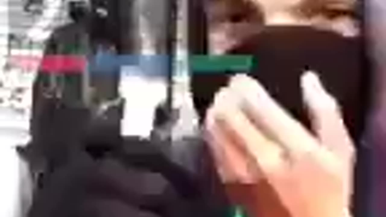 VOX denuncia las consecuencias de la inmigración ilegal en Premia de Mar (España) y resto de Europa