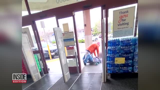 Man Tackles Shoplifter, Asks Bystander to "Film Me"