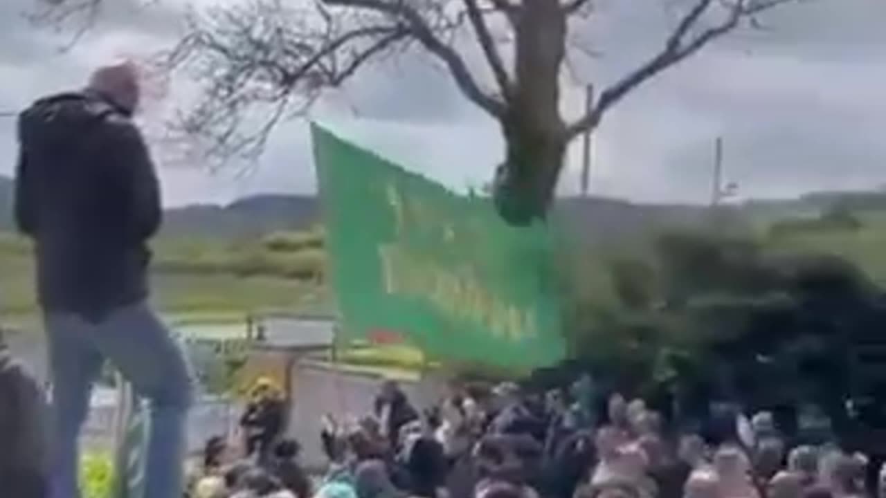 ⚠️NewtownMountKennedy🇮🇪 Big Protest about to get underway