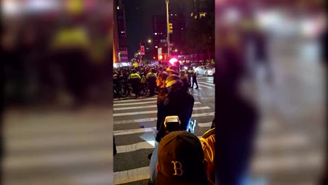 Police arrest pro-Palestinian protesters in New York