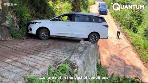 Incredible Car Driving Skills to Escape Extreme Situations