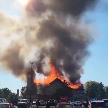Arde otra Iglesia Católica en Canadá