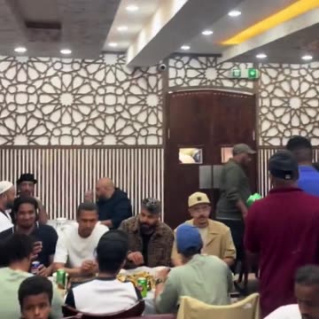 Breakfast in Birmingham, UK. Are there still English in Birmingham?