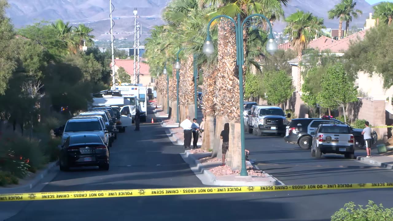 Las Vegas police arrest barricade suspect in Southern Highlands area