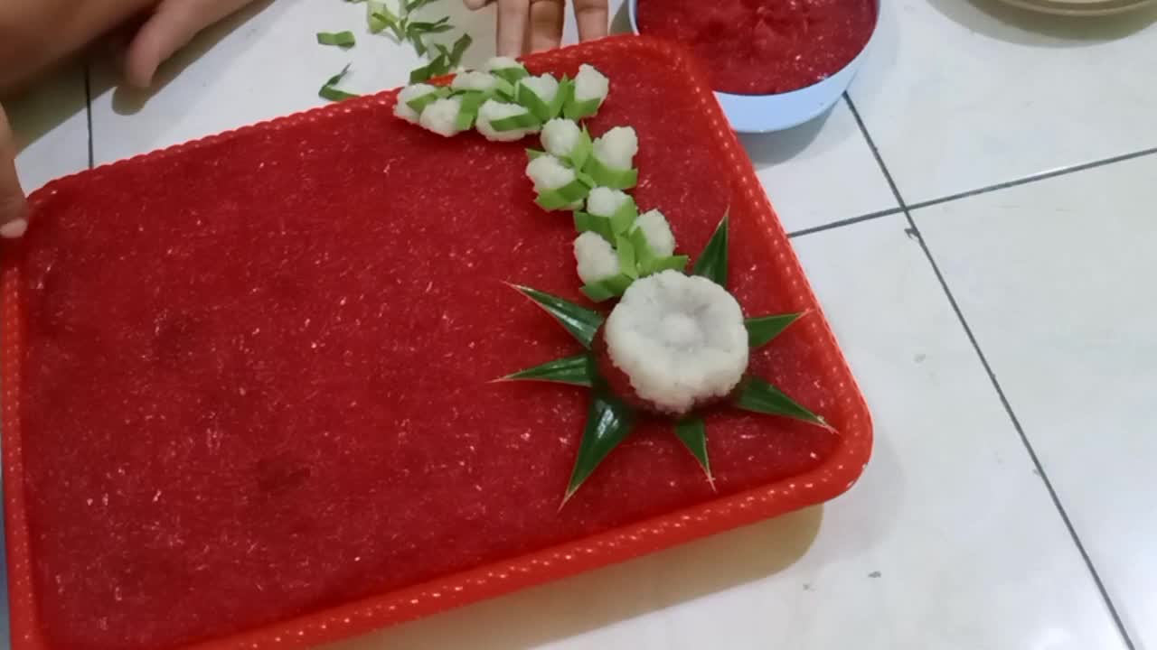 make up the tray of marriage proposals
