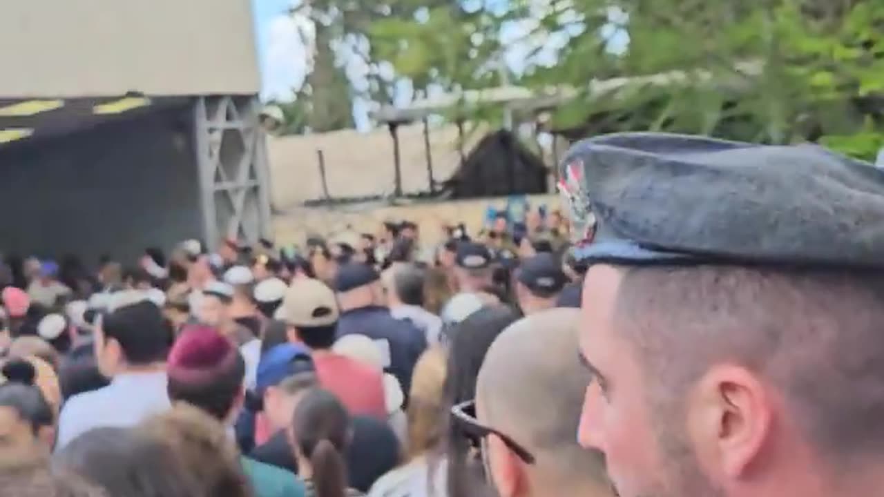 Thousands came to the funeral of Esther Greitzer, a 95-year-old Holocaust