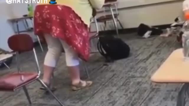 Teacher in school shamed a kid for not taking a dangerous vaccine poison
