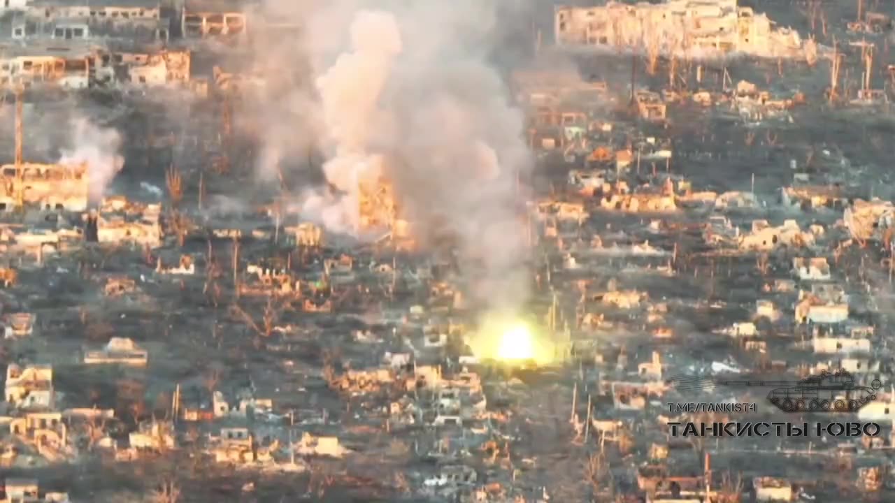 Assault on Marinka through the eyes of a tank crew.